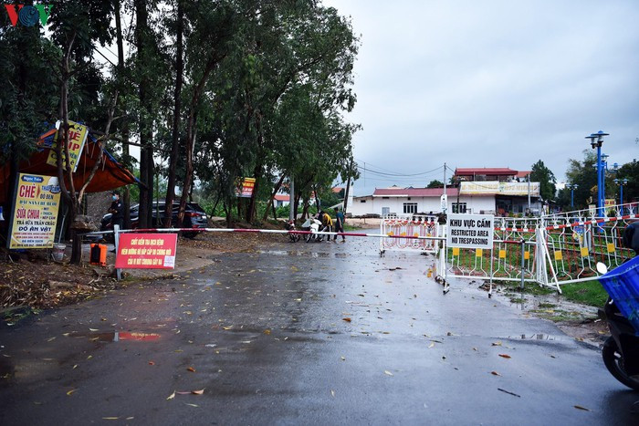 Sau gần 20 ngày thực hiện khoanh vùng, kiểm soát cách ly vùng có dịch tại xã Sơn Lôi (Bình Xuyên), đến nay trên địa bàn không xuất hiện thêm bệnh nhân dương tính với Covid-19. Trên địa bàn xã Sơn Lôi và huyện Bình Xuyên cũng như toàn tỉnh không còn nguồn lây Covid-19 ra cộng đồng.