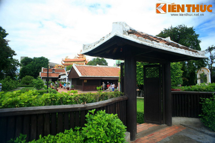3. Nằm ở TP Phan Thiết, tỉnh Bình Thuận, Trường Dục Thanh (viết tắt của Giáo Dục Thanh Thiếu Niên) do các sĩ phu yêu nước ở Phan Thiết sáng lập vào năm 1907 để hưởng ứng phong trào Duy Tân do Phan Châu Trinh, Trần Quý Cáp và Huỳnh Thúc Kháng khởi xướng tại Trung Kỳ.