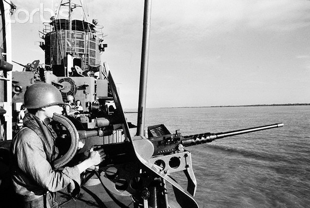 Quân lính Sài Gòn tuần tra trên sông Cửu Long, tháng 2/1974.