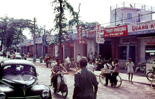 Khu phố quán bar, tụ điểm giải trí của lính Mỹ tại Vũng Tàu.