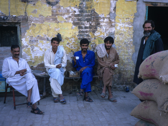 Một nhóm nam giởi ở Rawalpindi.