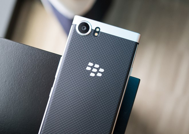 So với những sản phẩm như DTEK50 hay 60 gần đây, rõ ràng Mercury mang "chất" BlackBerry đậm nét hơn, đặc biệt là khi nó trang bị bàn phím QWERTY.