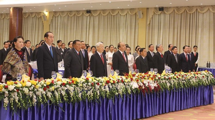 Tối 19/12, Tổng Bí thư Nguyễn Phú Trọng và Chủ tịch nước Trần Đại Quang chủ trì tiệc chiêu đãi trọng thể, chào mừng Tổng Bí thư, Chủ tịch nước Lào Bounnhang Vorachith thăm hữu nghị chính thức nước ta.