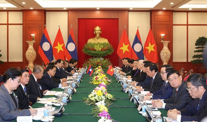 Ngay sau lễ đón chính thức, Tổng Bí thư Nguyễn Phú Trọng đã hội đàm với Tổng Bí thư, Chủ tịch nước Lào Bounnhang Vorachith tại Trụ sở Trung ương Đảng.