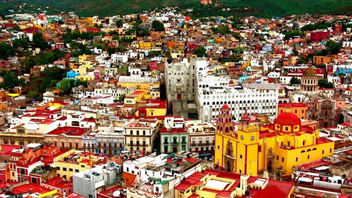 Mexico. Bạn có thể thuê một căn hộ tuyệt vời ở đây với giá khoảng 150-200 USD/tháng, thức uống sẽ có giá ít hơn 1 USD và một vé xem phim chỉ 3USD.