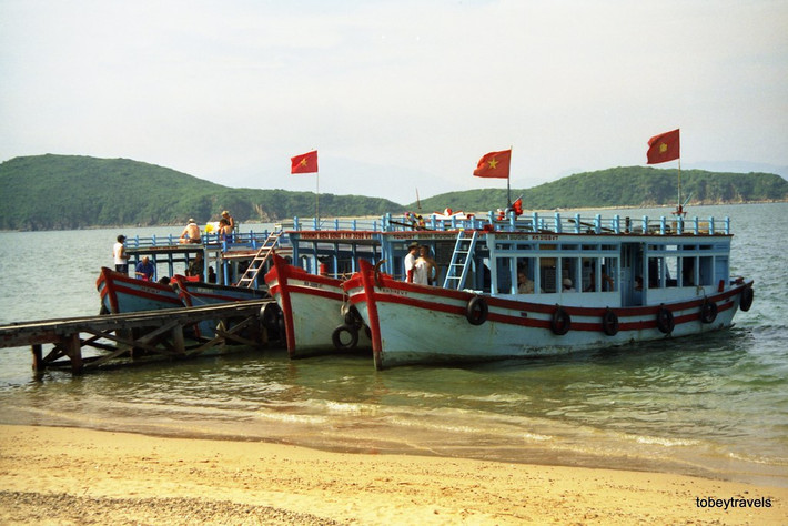 Bến tàu ở đảo Hòn Tre, hòn đảo lớn nhất vịnh Nha Trang.