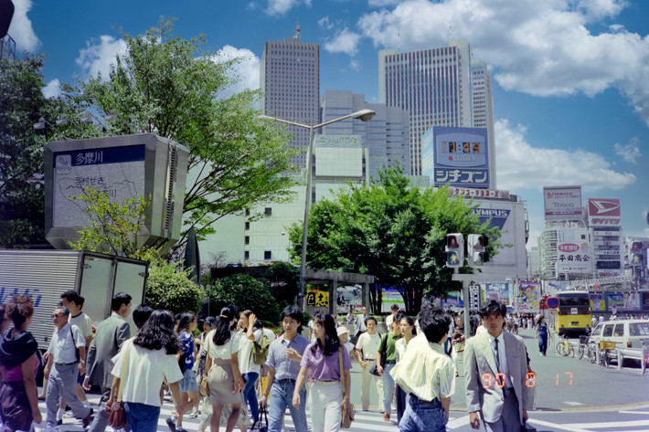 Những người trẻ tuổi ở khu phố thời thượng Shinjuku, Tokyo năm 1990. Ảnh: Jean-Marc Celinan Flickr.