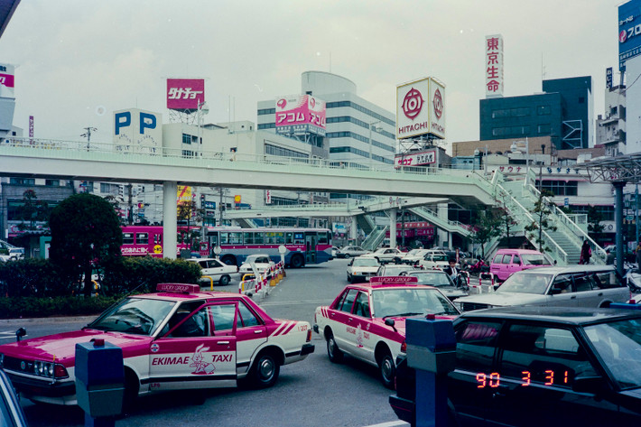 Đường phố Nagasaki giờ cao điểm.