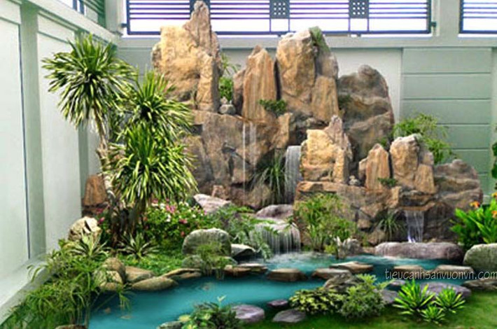 Ngoài ra, khi thiết hòn non bộ bận cần phải đặt tiểu cảnh, có cây có cá, và nguồn nước luôn chảy suốt ngày đêm. Như vậy sẽ giúp cho tiền bạc chảy vào nhà bạn liên tục không ngừng nghỉ.