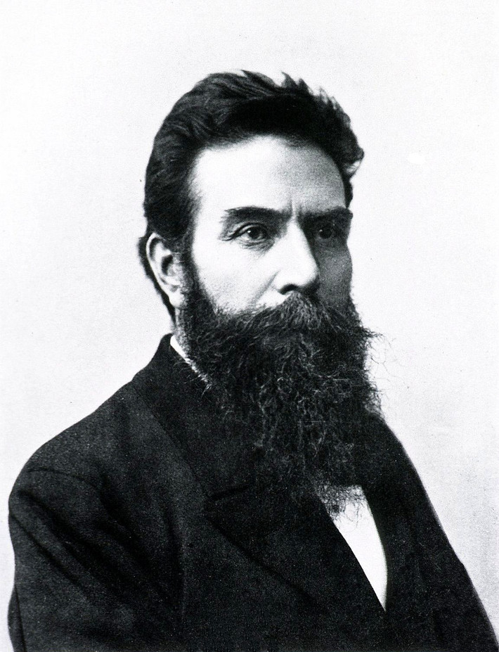 Wilhelm Rontgen nhận được rất nhiều lời khen cho công trình nghiên cứu của ông, bao gồm cả giải Nobel Vật lý năm 1901, nhưng ông vẫn khiêm tốn và không bao giờ tìm cách đăng ký bằng sáng chế.