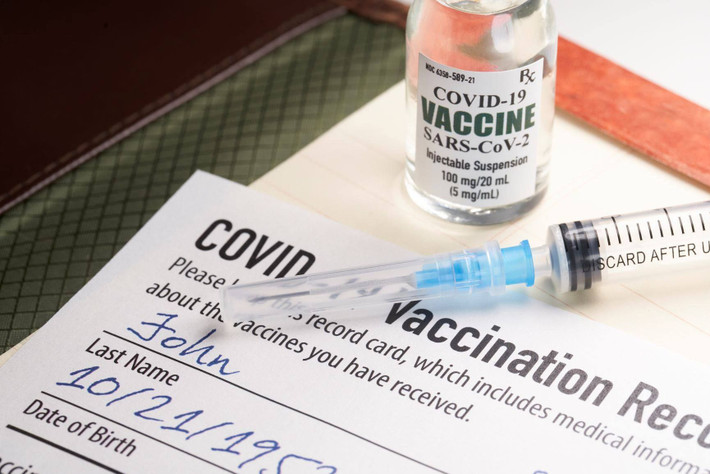 Bác sĩ Jenner gọi phương pháp này là "vaccination". Đây chính là nguồn gốc khai mở cho công cuộc tiêm vắc xin trên toàn thế giới ngày nay...