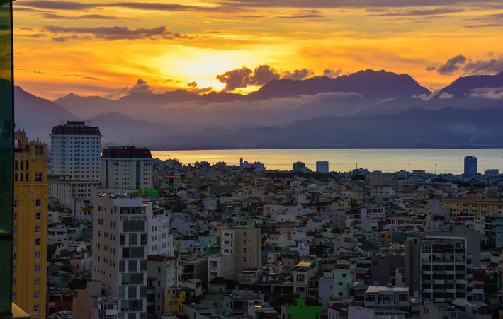 Thành phố thanh bình trong buổi chiều tà. Ảnh: Panagiotis Papadopoulos/ Flickr.