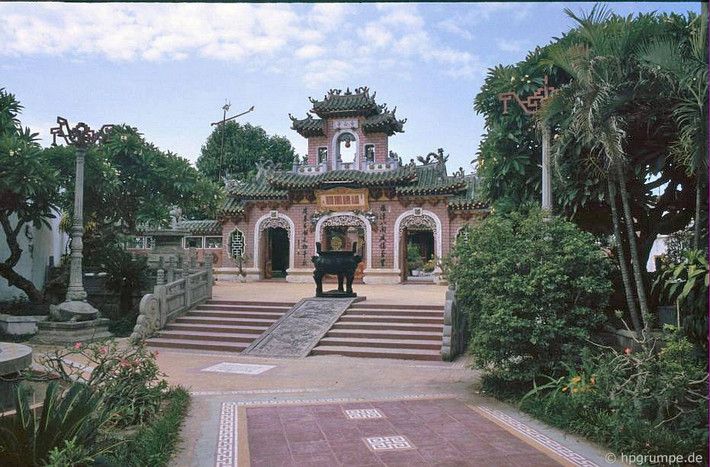 Khung cảnh vắng lặng ở hội quán Phúc Kiến, một trong những điểm đến hút khách nhất Hội An thời hiện đại.