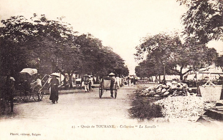 Khung cảnh phía trước bến tàu sông Hàn.