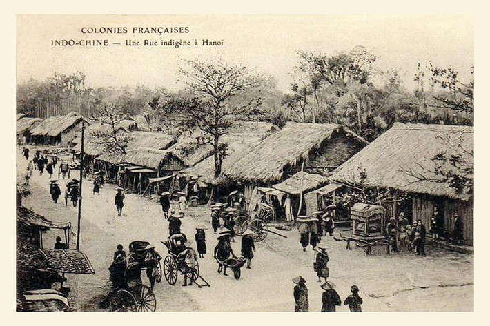 Phố Huế ở Hà Nội thập niên 1890, hình ảnh in trên một bưu thiếp của Pháp.