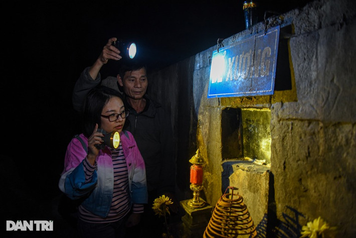 Tương truyền kể rằng đây là nơi chôn thây của hàng ngàn nghĩa quân Lữ Gia chống giặc, ghi dấu ấn đau thương của lịch sử dân tộc.