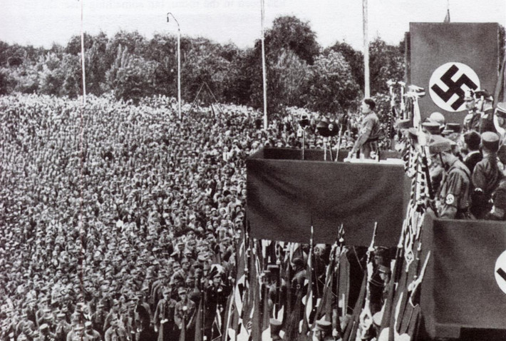 Trong nhật ký của mình, Halder cũng ghi lại sự đánh giá không đúng mức của Hitler về số lượng quân Nga cũng như mâu thuẫn gay gắt giữa các bè phái trong quân đội Đức về mặt chiến lược.