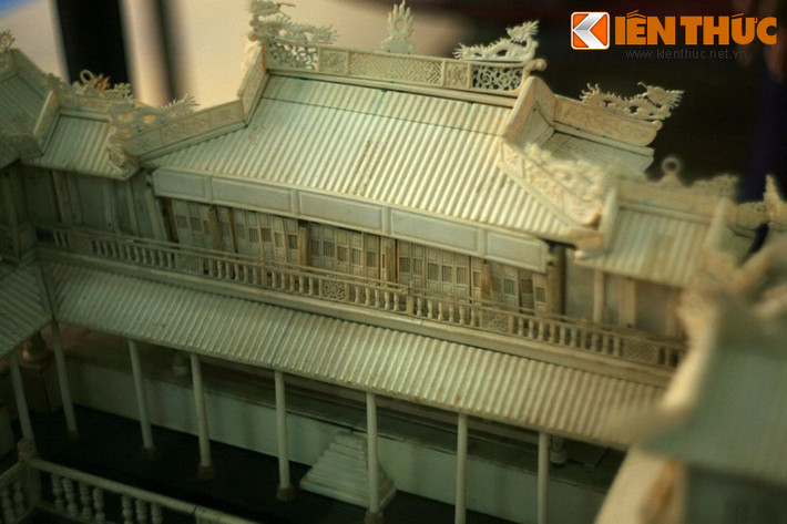 Cận cảnh mô hình Ngọ Môn.