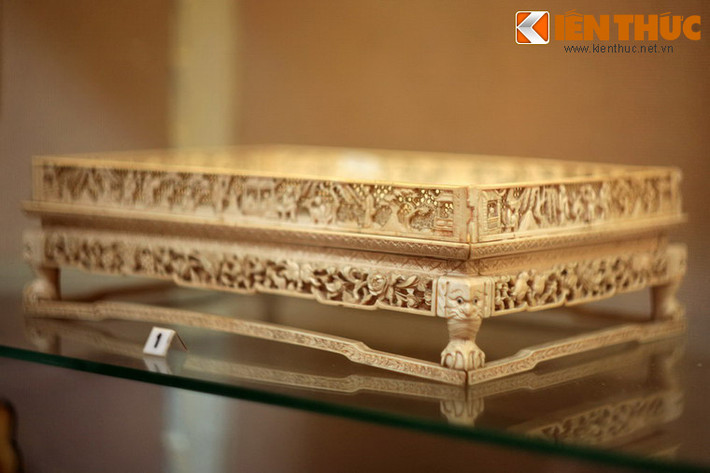 Khay ngà có từ thế kỷ 19.