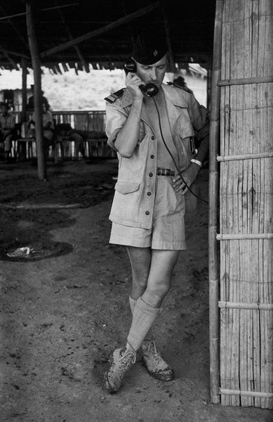 Một sĩ quan Pháp ở Nam Định, tháng 5/1954.