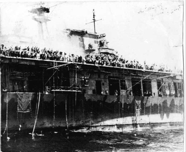 Lực lượng Mỹ sau đó cố gắng đánh chìm USS Hornet bằng 9 trái thủy lôi và hơn 400 phát đạn 127 mm từ các tàu khu trục Mustin và Anderson. Dù vậy, kiên cường quá mức cần thiết, con tàu vẫn trơ ra trên mặt biển.