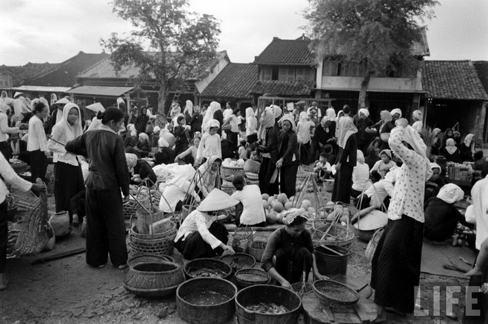 Chợ ở đồng bằng sông Cửu Long.