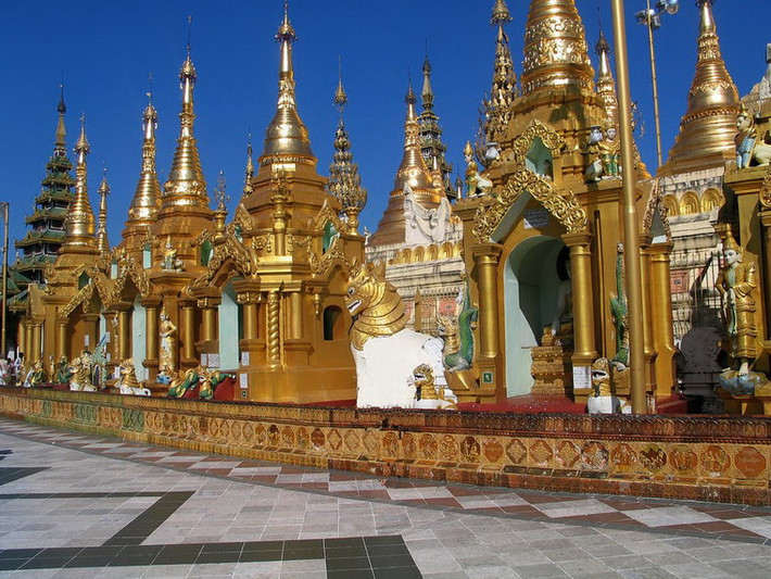 Theo truyền thuyết và theo ghi chép của các nhà sư, ngôi chùa có từ trước khi Phật qua đời, nghĩa là có cách đây 2.500 năm. Tuy nhiên các nhà khảo cổ học cho rằng công trình được xây lần đầu vào khoảng thời gian từ thế kỷ 6 đến thế kỷ 10.
