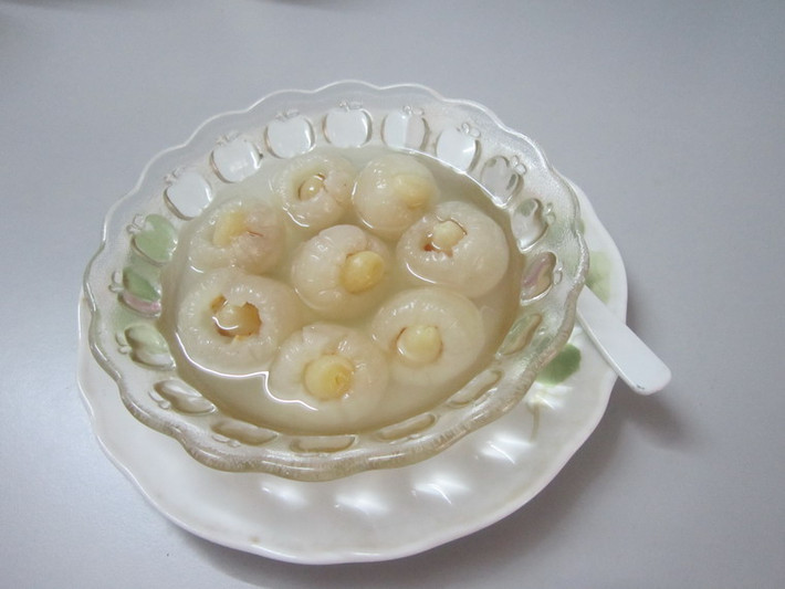 Một số món ăn cũng được cho là đem lại làn da khoẻ mạnh, như quả vải, canh nhân sâm bồi bổ sức khoẻ, giúp da khoẻ đẹp từ bên trong.
