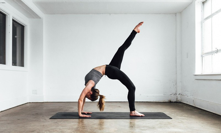 Yoga sẽ giúp bạn cải thiện sức khỏe, sự dẻo dai và giúp cơ thể thêm săn chắc.