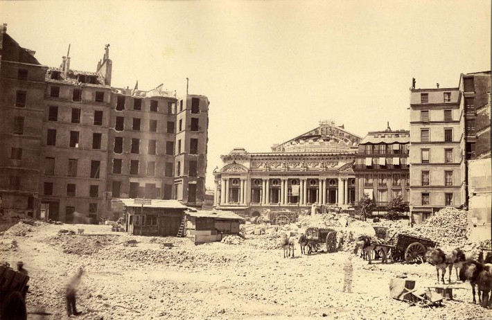 Công trường xây dựng nhà hát Opera Paris mới, 1866.