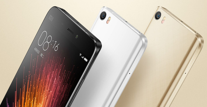 Mi 5 có 3 phiên bản với RAM, bộ nhớ khác nhau và tốc độ xung nhịp củavi xử lý khác nhau: một bản RAM 3GB bộ nhớ 32GB, một bản RAM 3GB bộ nớ 64GB và một bản RAM 4GB với bộ nhớ 128GB. Trong đó, bản RAM 3GB/bộ nhớ 32GB sử dụng Snapdragon 820 tốc độ xung nhịp 1.8GHz, còn hai phiên bản còn lại RAM 3GB/bộ nhớ 64GB và RAM 4GB bộ nhớ 128GB) có vi xử lý Snapdragon 820 lõi tứ 2.15GHz.