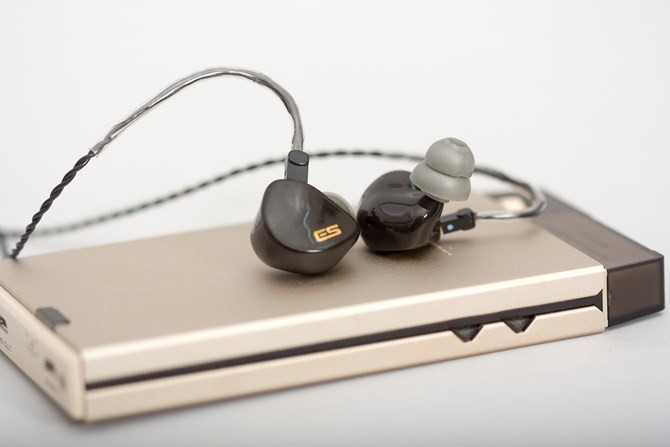 Hiện S-EM6 đang có sản phẩm để nghe thử tại nhà phân phối của Earsonics tại Việt Nam – ido Audio.
