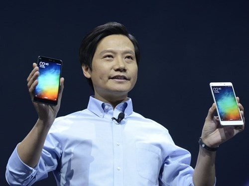 Lei Jun - Tài sản: 14,4 tỷ USD (Trung Quốc). Lei Jun là ông chủ của hãng Xiaomi - hãng sản xuất điện thoại lớn thứ 4 thế giới và lớn nhất tại Trung Quốc. Xiaomi mới được thành lập chỉ cách đây 3 năm. Trước đây, sau khi tốt nghiệp đại học, Lei đã từng làm kỹ sư cho Kingsoft, một công ty phần mềm của Trung Quốc tương tự Microsoft. Tại Kingsoft, Lei dần được cất nhắc lên vị trí giám đốc công nghệ, chủ tịch và CEO, rồi đưa công ty lên sàn chứng khoán vào năm 2007.