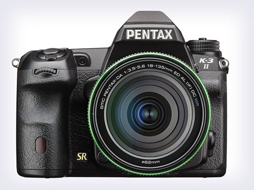 Mẫu máy ảnh DSLR Pentax K-1 với cảm biến full-frame cũng được cho là sẽ trang bị ngàm ống kính K-mount không chỉ tương thích với những mẫu ống kính full-frame hiện tại, mà còn hỗ trợ cả những mẫu ống kính DA-series (dành cho máy cảm biến APS-C).
