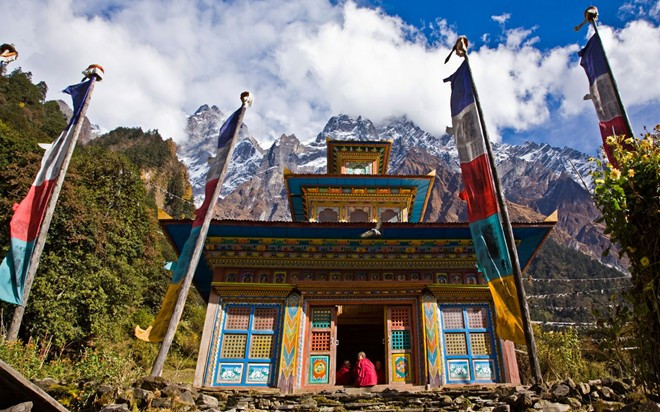 Tìm bình yên ở tu viện Phật giáo, Nepal: Thời đại số hóa quá nhiều thông tin xâm chiếm trí não chúng ta. Hãy tới một tu viện Phật giáo ở Nepal, bạn sẽ được học cách thiền, để tâm trí tĩnh lặng, rèn luyện sự tập trung và nhận thức. Ảnh: Rough Guides.