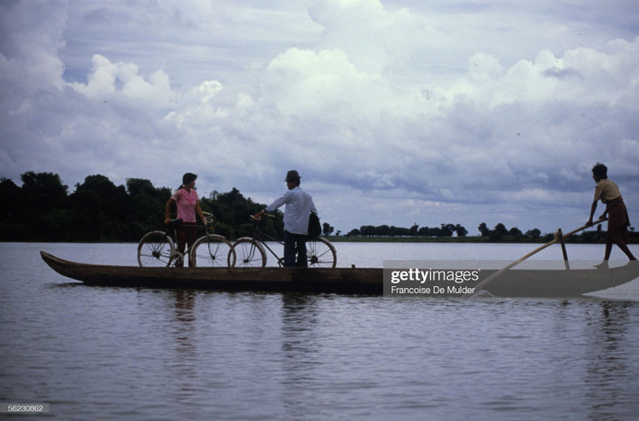 Chuyến đò trên sông Mekong, phía Nam Phnom Penh.