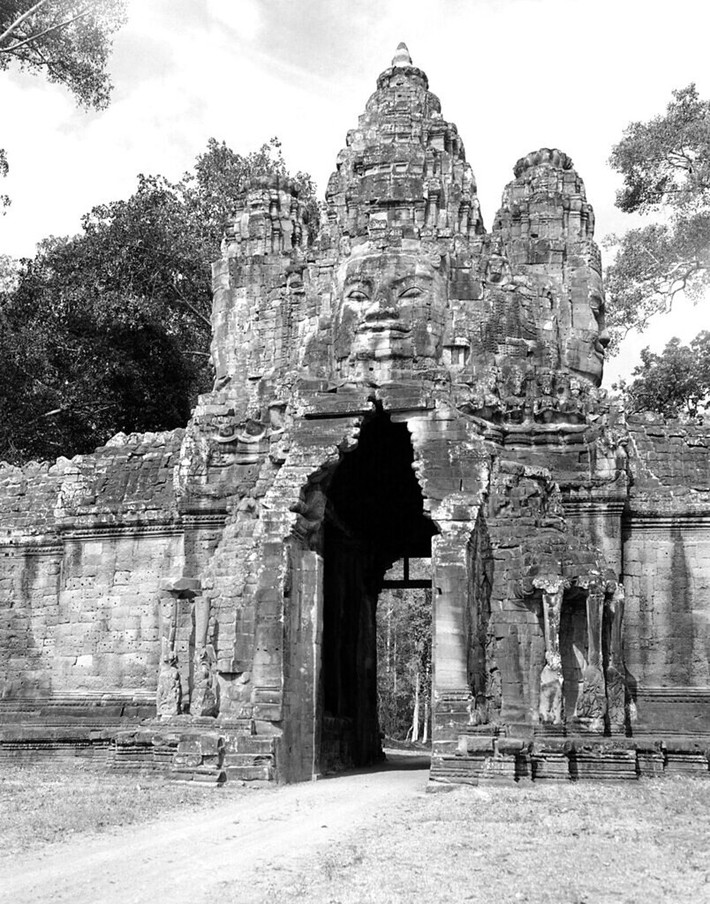 Cánh cổng phía Nam Angkor Thom, 1938.