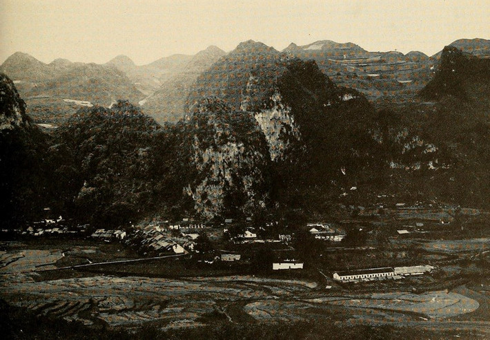 Căn cứ quân sự Pháp ở cao nguyên Đồng Văn, Hà Giang, gần biên giới với Trung Quốc.