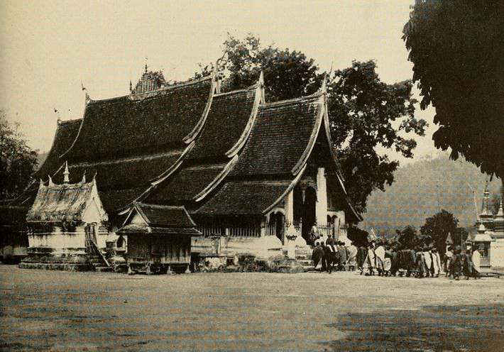Chùa Wat Xieng Thong ở Luang Prabang, Lào.