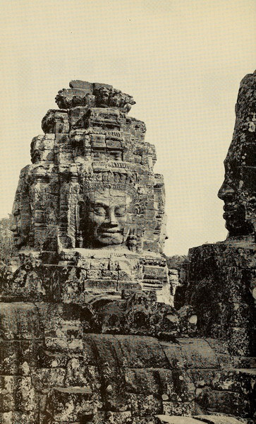 Tượng Phật ở Angkor Wat, Campuchia, hình ảnh đăng tải trong "Cư dân ở Đông Dương thuộc Pháp".