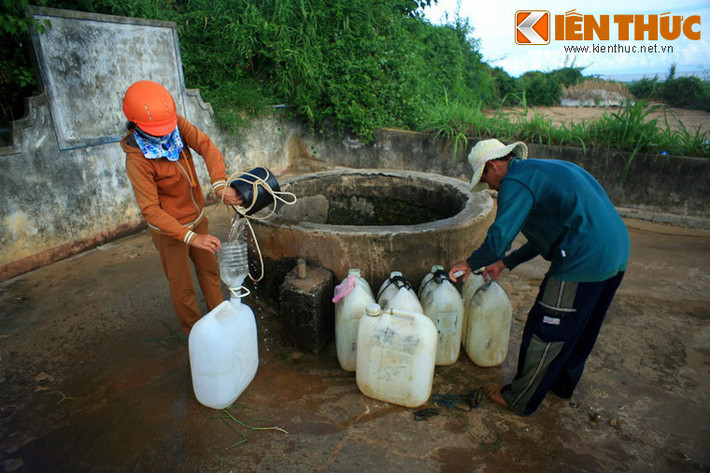 Từ hàng thế kỷ qua, cứ vào mùa nắng hạn, khi tất cả các giếng nước trên đảo hoặc bị cạn kiệt nguồn nước hoặc bị nhiễm mặn thì giếng Xó La vẫn dồi dào nguồn nước. Các gia đình trên đảo rồng rắn xếp hàng để lấy nước ngọt từ giếng này nhưng giếng vẫn không cạn.