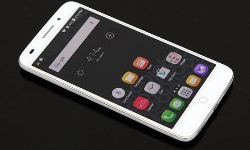 Obi S507 - 2,8 triệu đồng. Không có được chip Snapdragon 801 như hai đối thủ phía trên, nhưng S507 cũng được trang bị chip mạnh so với những smartphone tầm giá dưới 3 triệu đồng khác. Sản phẩm dùng chip Snapdragon 615 và có RAM 2GB. Màn hình 5 inch với độ phân giải Full HD.