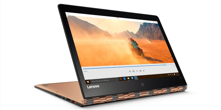 Tương tự HP Chromebook 13, Yoga Pro 900 chỉ mỏng 12,9mm. Chiếc laptop này được thiết kế lấy cảm hứng từ trang sức kim loại hay dây đeo đồng hồ cao cấp. Bên cạnh đó, Yoga Pro 900 cũng có thể lật ra phía sau 360 độ, tạo thành máy tính bảng tạm thời.