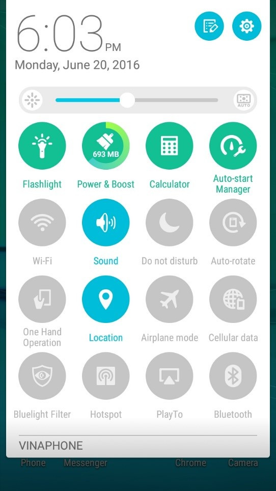 Miracast giúp trình chiếu lên TV. ZenFone được tích hợp Miracast trong QuickLauch, giúp việc trình chiếu hình ảnh hay video từ điện thoại lên màn hình trở nên dễ dàng. Hiện nay, các màn hình có tích hợp sẵn Miracast đã phổ biến ở các loại smartTV. Trong trường hợp bạn cần trình chiếu mà màn hình không được tích hợp ứng dụng này, có thể thay thế bằng cách thiết bị tích hợp giá rẻ như ChromeCast từ Google.