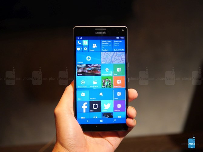 Microsoft. Chỉ có hai mẫu smartphone cao cấp mới nhất là Lumia 950 và Lumia 950 XL hỗ trợ LTE - Advance ở mức tốc độ Cat6 lên tới 300Mbps. Bởi lẽ, những mẫu smartphone tầm trung hỗ trợ 4G khác hầu như đã bị dừng bán trên thị trường