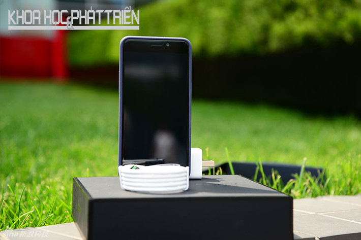 Phụ kiện kèm theo chiếc F1 Plus phiên bản Barcelona.