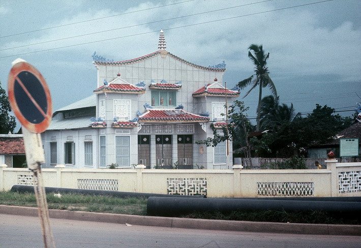 Chùa Phước Viên ở Ngã tư Hàng Xanh.
