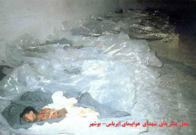 Các thi thể được bảo quản trong kho lạnh trước khi chuyển về Iran.