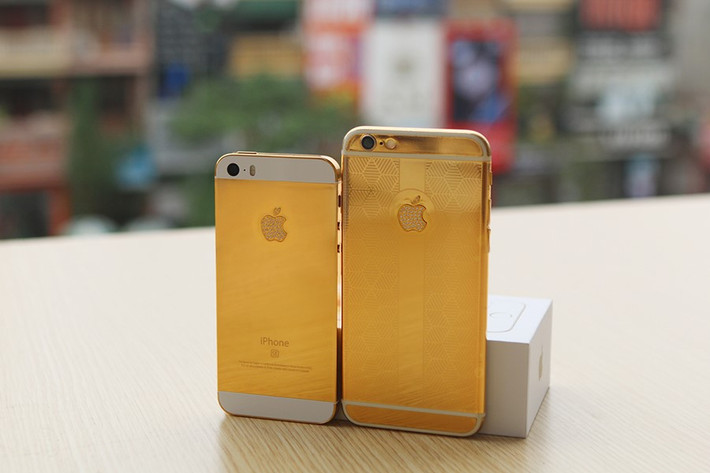 iPhone SE được xem là sản phẩm lai giữa iPhone 5S và 6S. Máy có cấu hình mạnh nhưng thiết kế cổ điển. Model này ra đời đáp ứng yêu cầu của những người thích một sản phẩm nhỏ gọn để sử dụng bằng một tay. Trên thị trường hiện tại gần như không còn những chiếc smartphone màn hình 4 inch thế hệ mới giống SE, kể cả những model giá rẻ.
