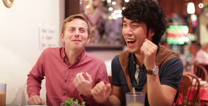 Buzzfeed Video. Buzzfeed - trang web thông tin, giải trí nổi tiếng thế giới, hồi tháng 2/2016 vừa phát hành một ứng dụng giúp người dùng xem tất cả các video do họ sản xuất một cách thuận tiện. Tại đây bạn có thể duyệt xem các video show như Tasty, The Try Guys, Broke... Ngoài ra, nó cũng sẽ giới thiệu cho bạn các video đơn nhưng đang "hot", thu hút nhiều người quan tâm ở thời điểm hiện tại. Buzzfeed video được phát hành miễn phí cho cả iOS và Android.